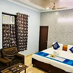 Hotel Kamesh Hut, Varanasi