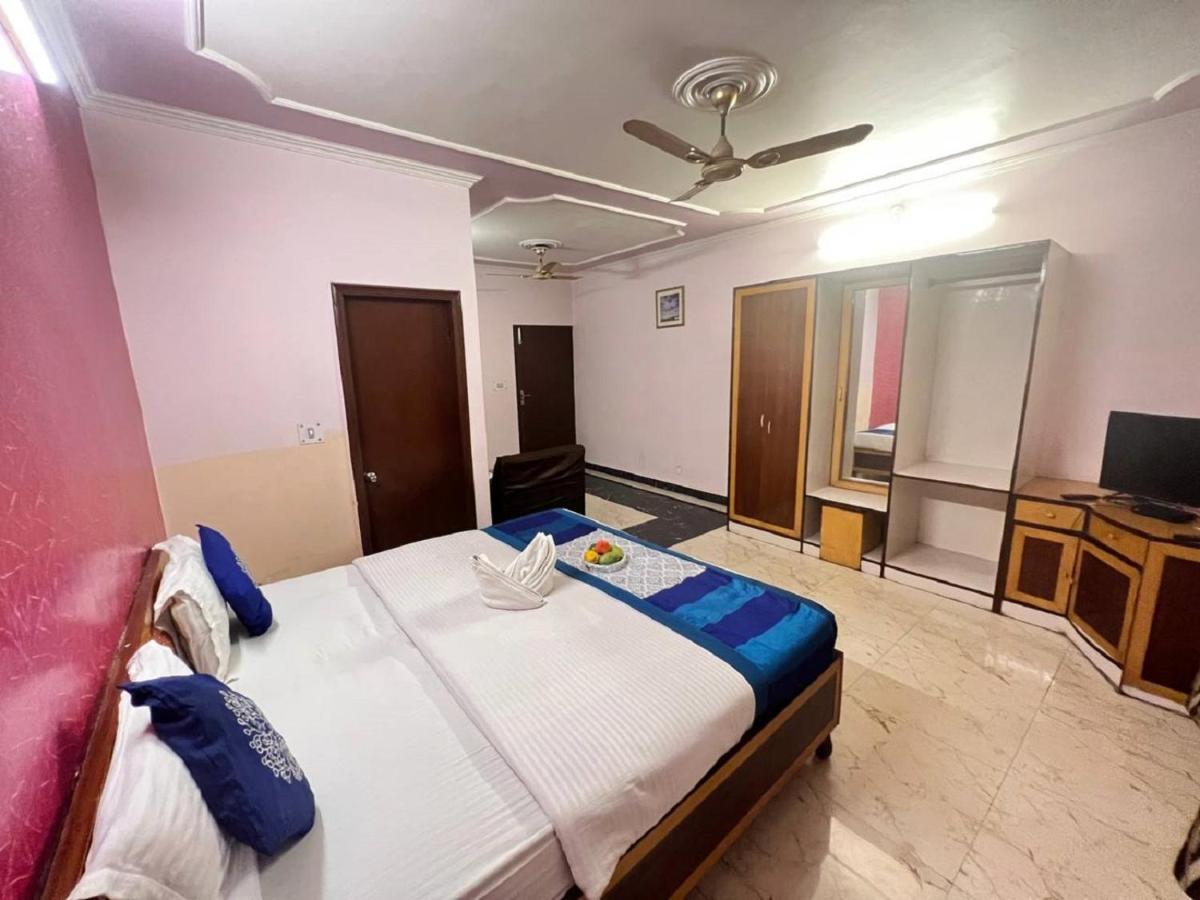 Hotel Kamesh Hut,