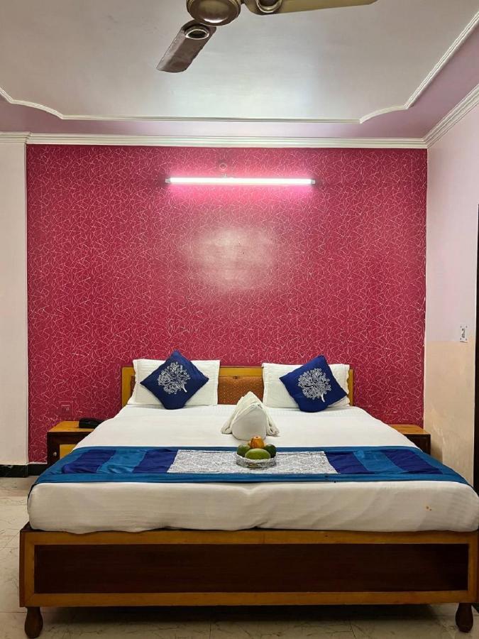 Kamesh Hut, Hotel Varanasi